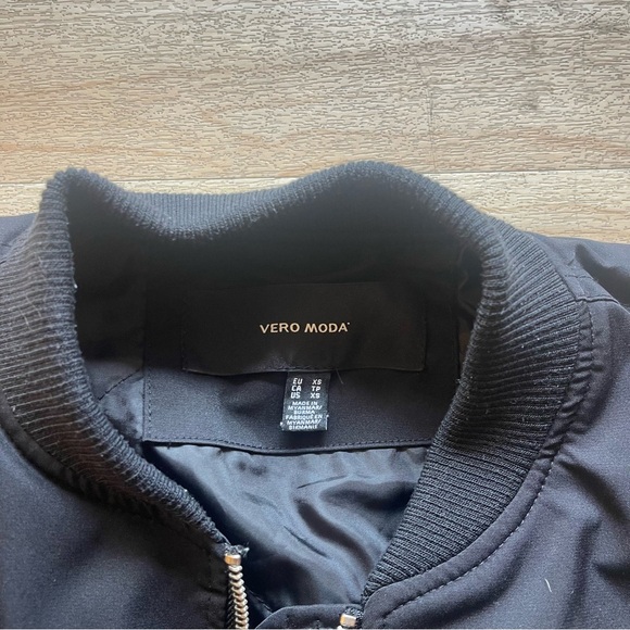 Vero Moda Black Bomber Jacket - Picture 2 of 3